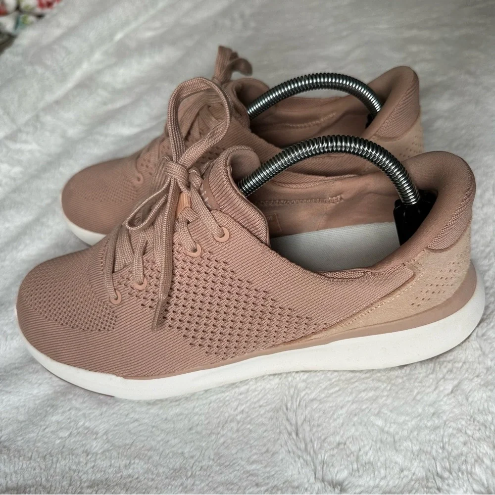 KIZIK Lima Hands Free Knit Sneakers Unisex Fawn Mens 9W Womens 10.5W Beige White - Picture 6 of 9
